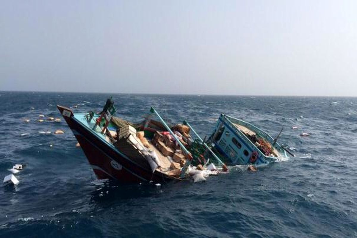 شناور صیادی با ۴ سرنشین در دریای خزر غرق شد