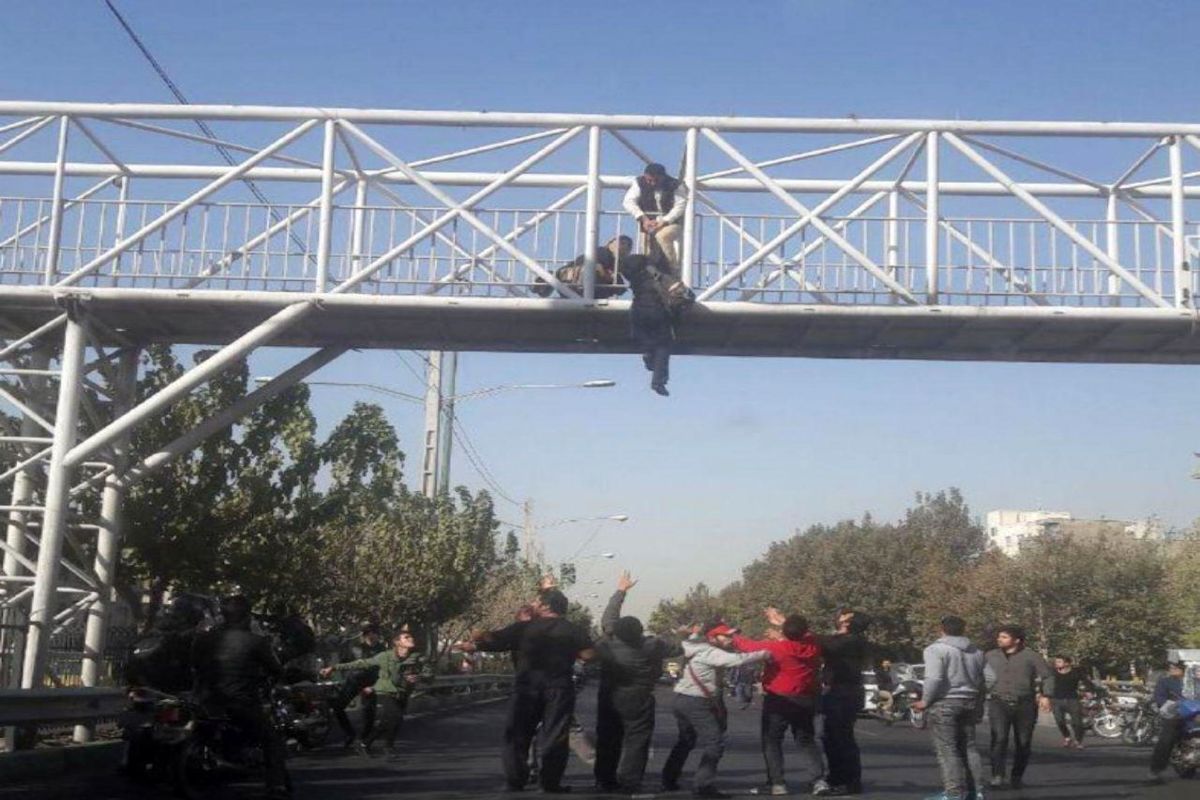 علت خودکشی دختر جوان از بالا پل آهنگ مشخص شد