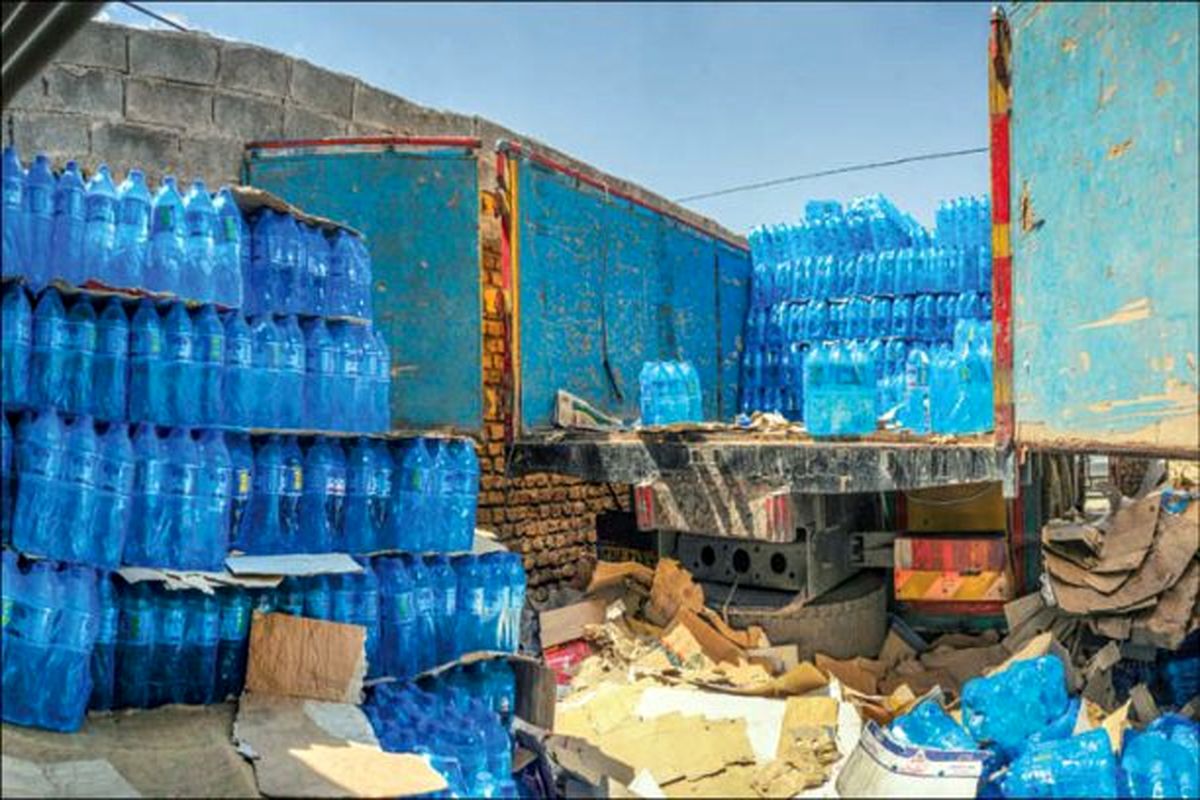 توزیع یک میلیون و ۵۰۰ هزار بطری آب در مناطق زلزله زده