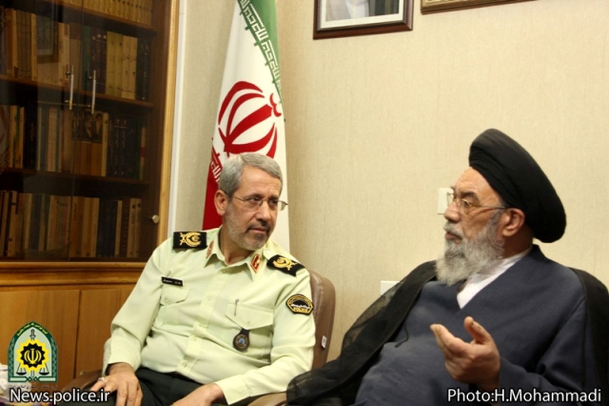 لزوم آشنایی مردم از آسیب های فضای مجازی