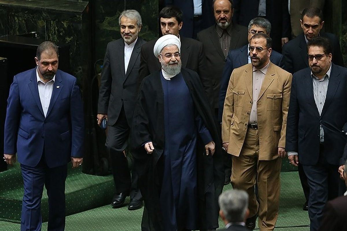 رئیس جمهور وارد صحن علنی شد