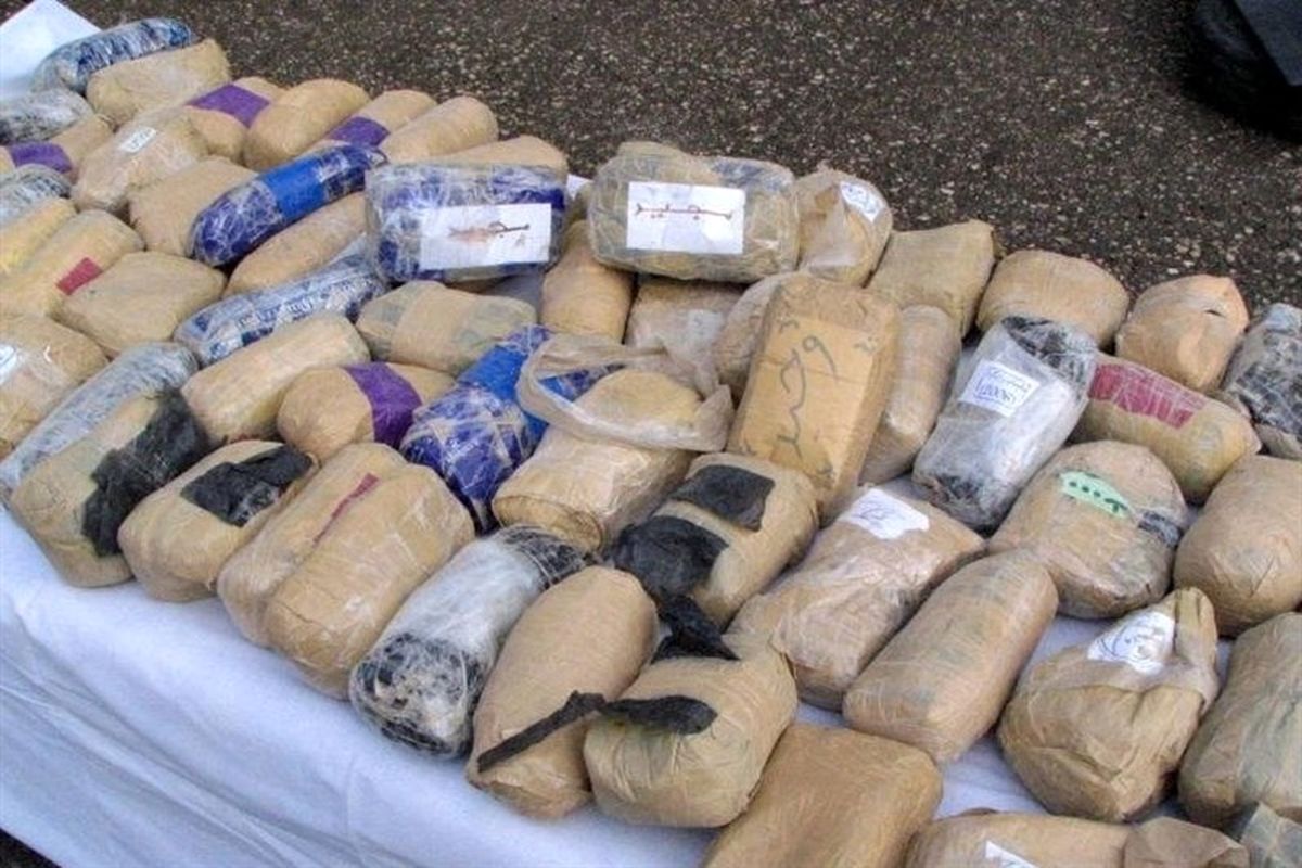 دستگیری ۲۸ سارق و کشف ۹۷۴ کیلوگرم انواع موادمخدر در ایرانشهر