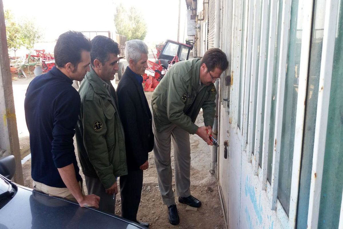 پلمپ دو کارگاه آلاینده محیط زیست در شهرستان البرز