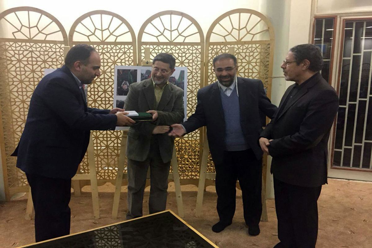 افتتاح نمایشگاه «عکس اربعین» در دانشگاه تهران