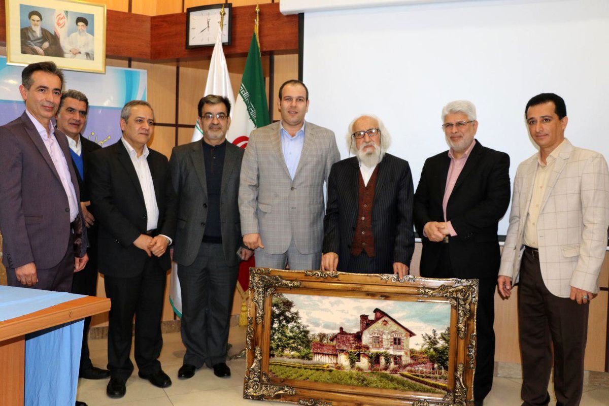 تقدیر شهردار لاهیجان از حسین محجوبی نقاش و معمار برجسته لاهیجان