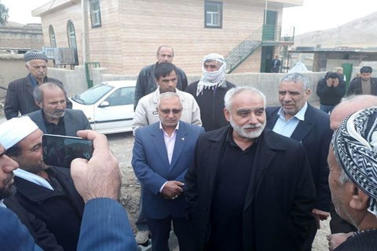 بازدید مدیرعامل موسسه اعتباری کوثر از مناطق زلزله‌زده کرمانشاه