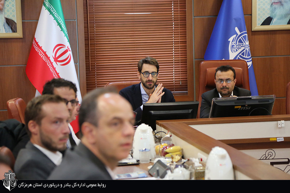 بازدید نمایندگان سومین خط کشتیرانی بزرگ جهان از بندر شهید رجایی