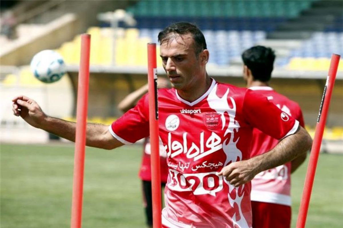 حسینی: شرایط تیم بهتر شده، قهرمان شده‌ایم ولی فشار زیاد است