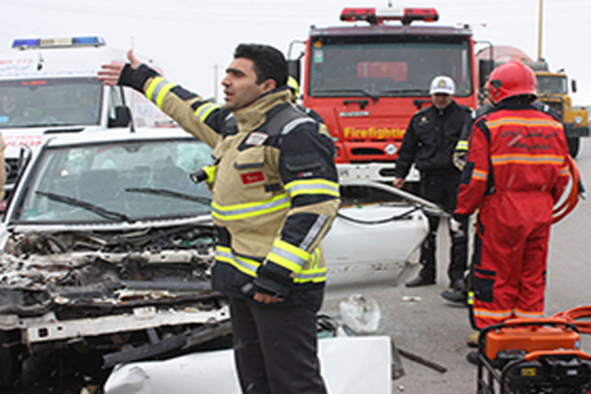 تصادف خودروی پراید و نیسان در جاده اقبالیه قزوین