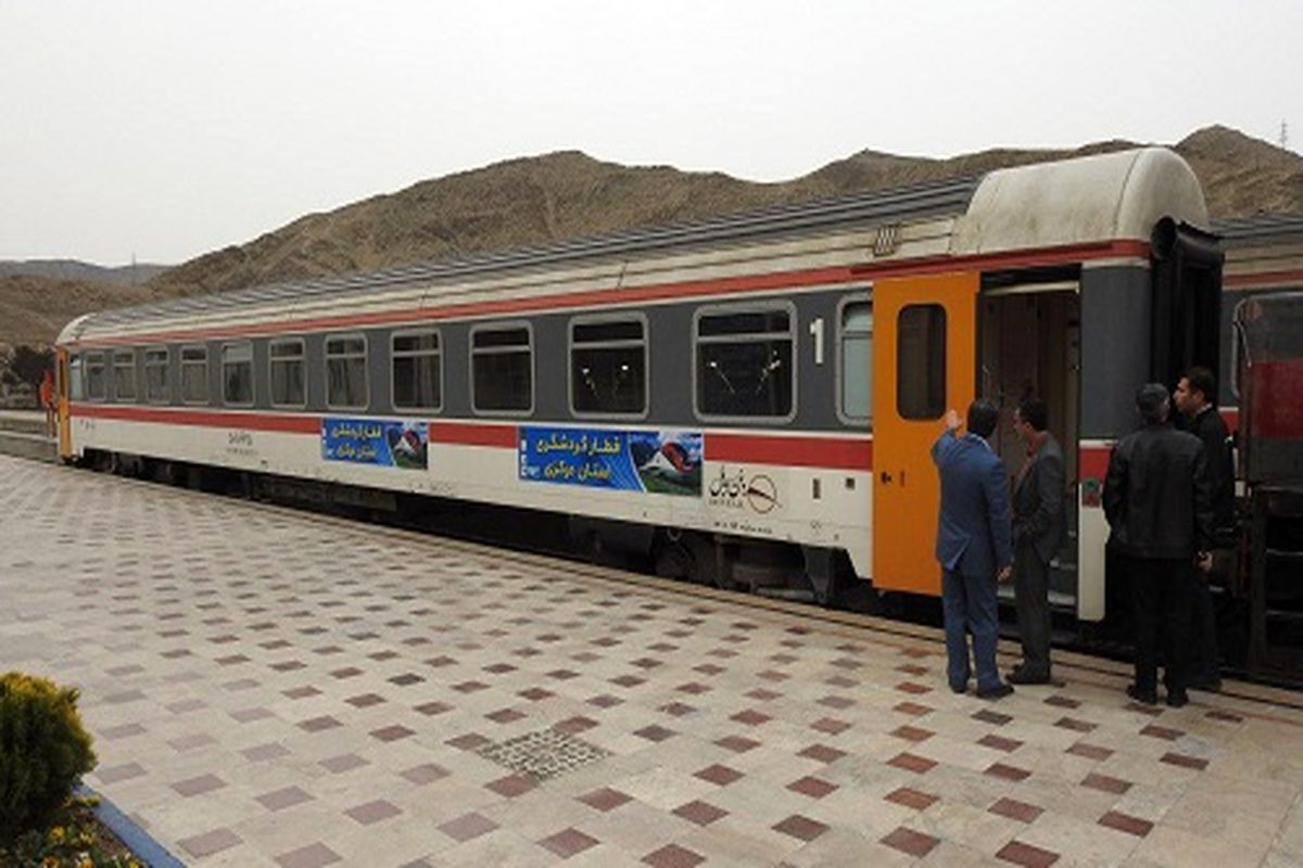 سوت قطار گردشگری استان مرکزی به صدا در آمد