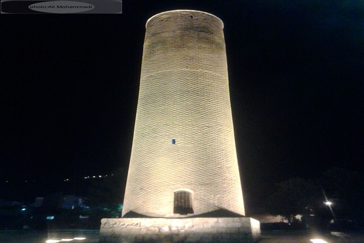 مناره آجری خرم‌آباد اثری تاریخی  شگرف در شهر دژ شاپور خواست