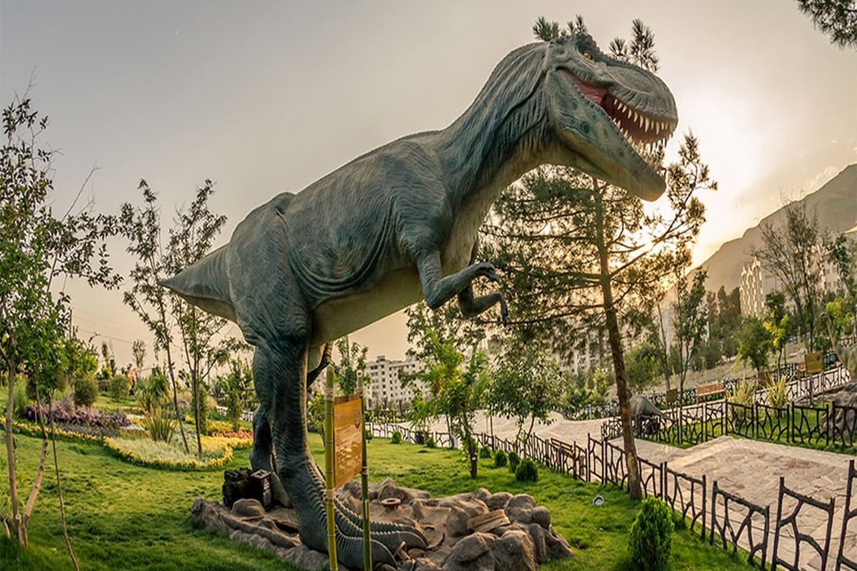 اولین بوستان دایناسورهای متحرک در تهران