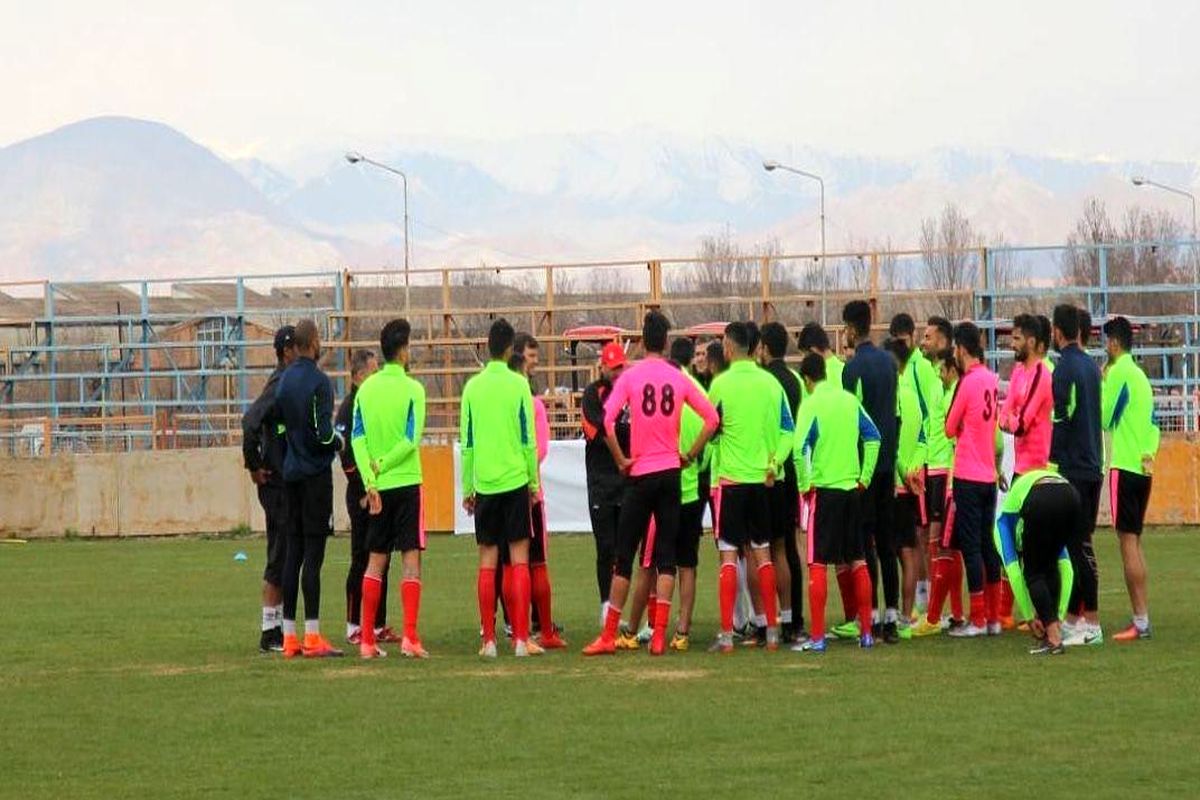 آخرین تمرین سرخ‌پوشان پشت درهای بسته برگزار شد