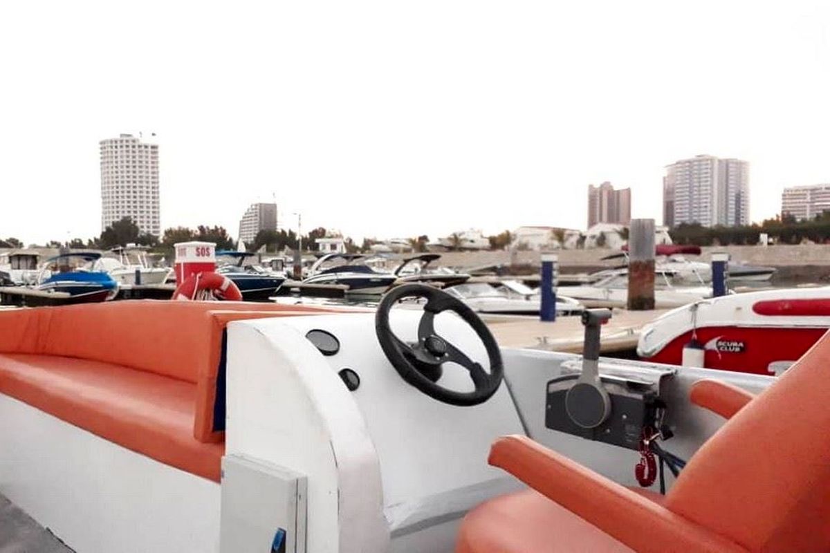 شناور تفریحی پانتون بوت قشم رونمایی شد