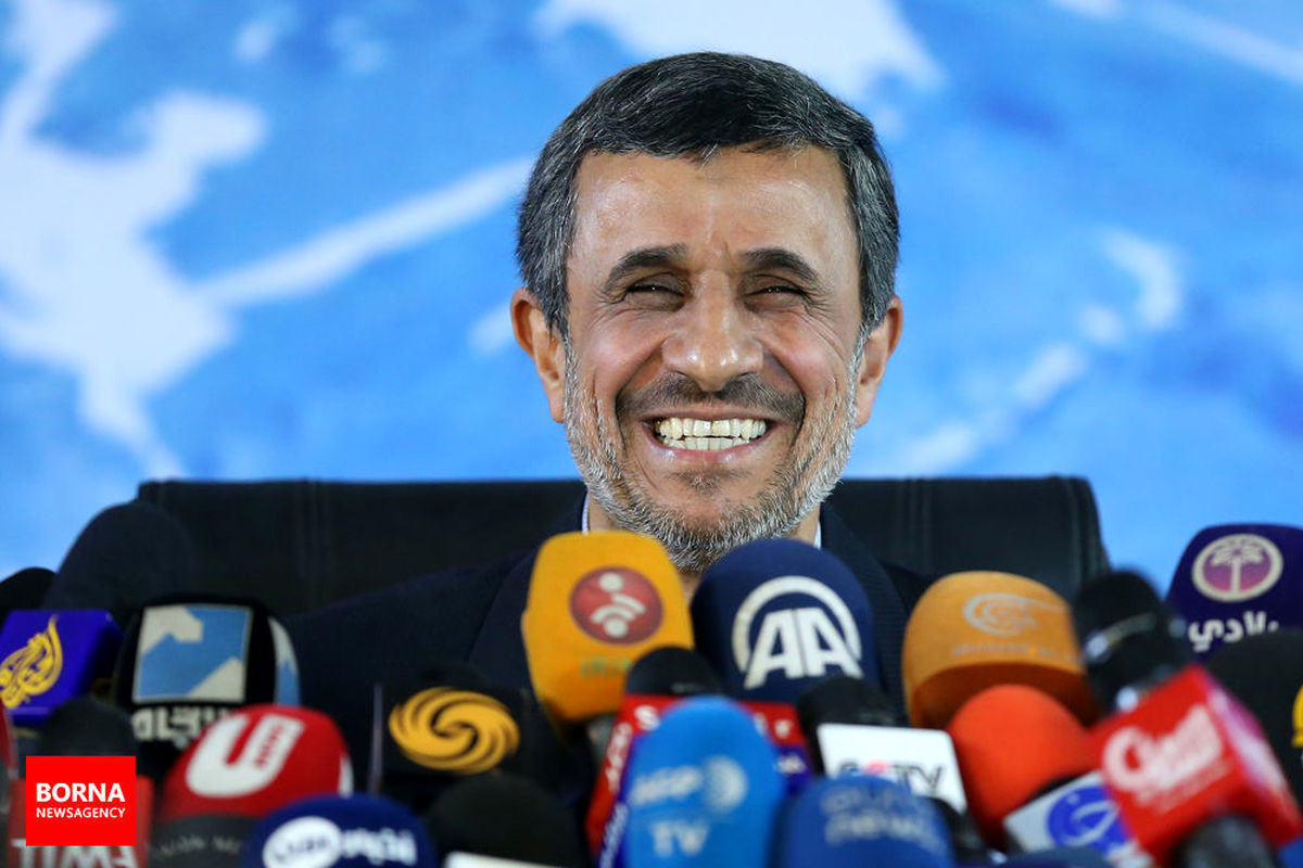 اختلاف نظر میان دو اصولگرا بالا گرفت/ اقدام عجیب احمدی نژاد در کلیسای ارامنه