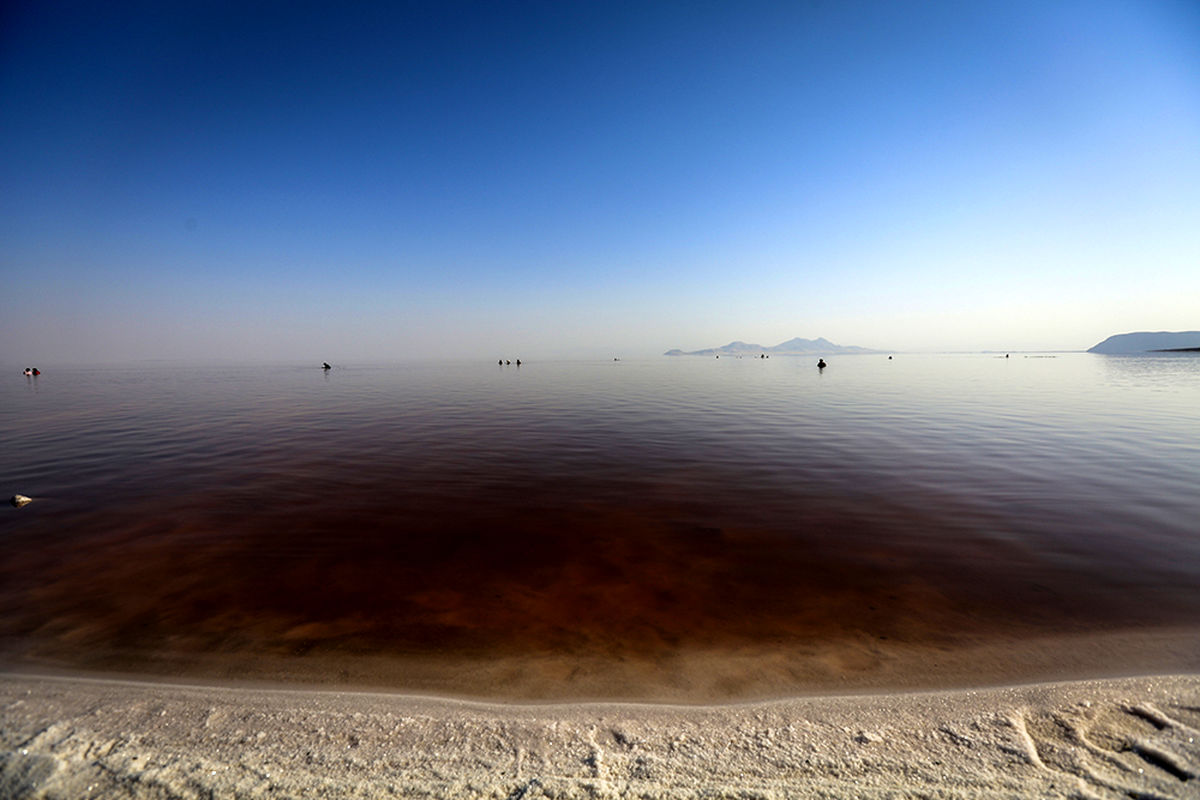 نزدیک به ۵۰ درصد وسعت دریاچه ارومیه، آب دارد