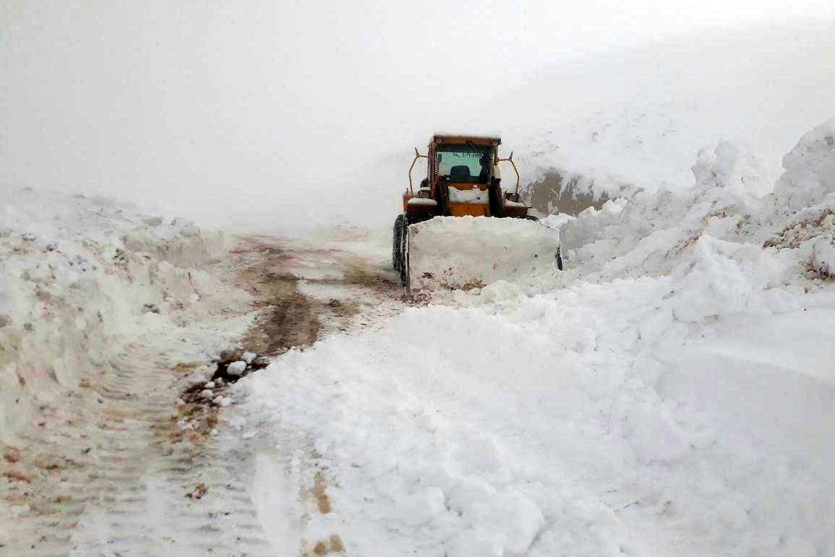انجام بیش از پنج میلیون متر مکعب برف روبی در بخش الموت