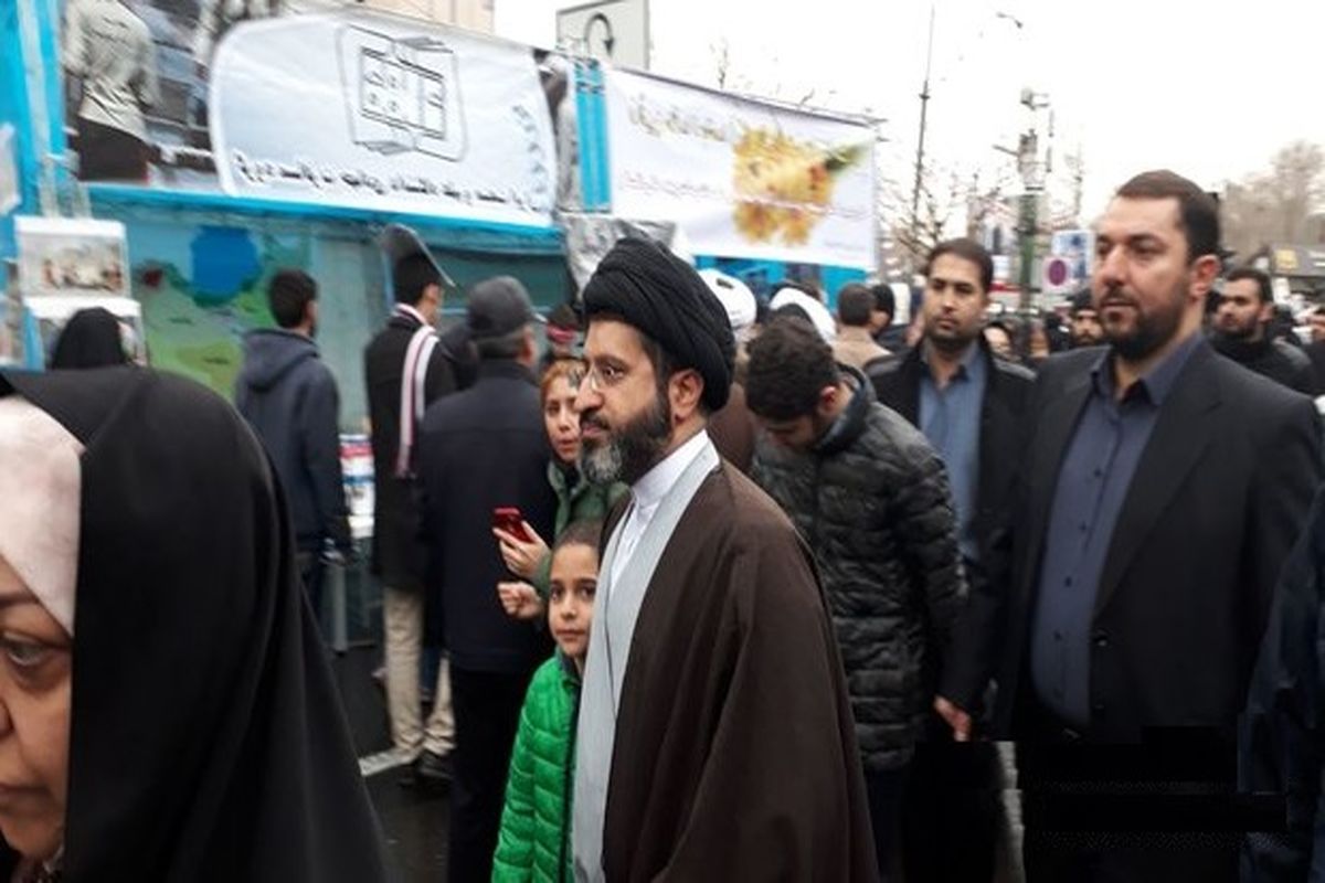 فرزندان رهبری در جمع راهپیمایان تهرانی حضور پیدا کردند