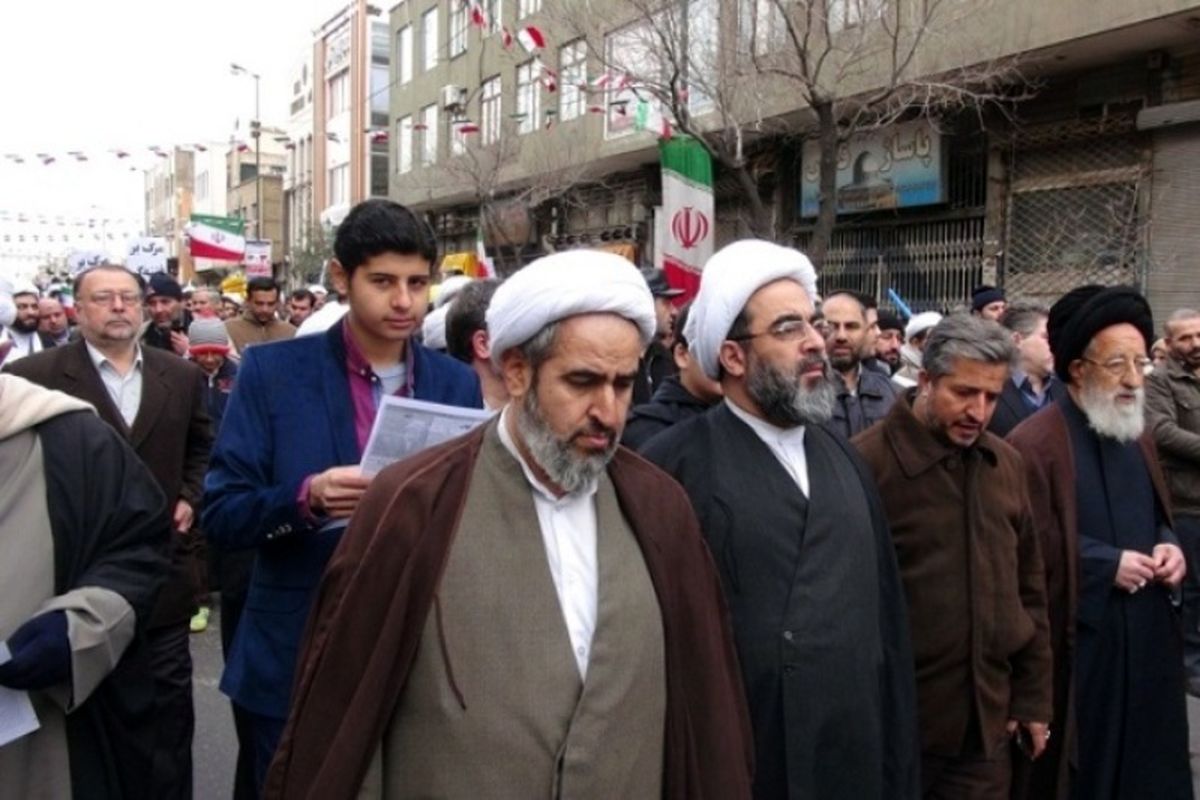 آیت الله فاضل لنکرانی: مردم ایران دفاع از نظام و انقلاب را همچون حفظ دین واجب می‌دانند