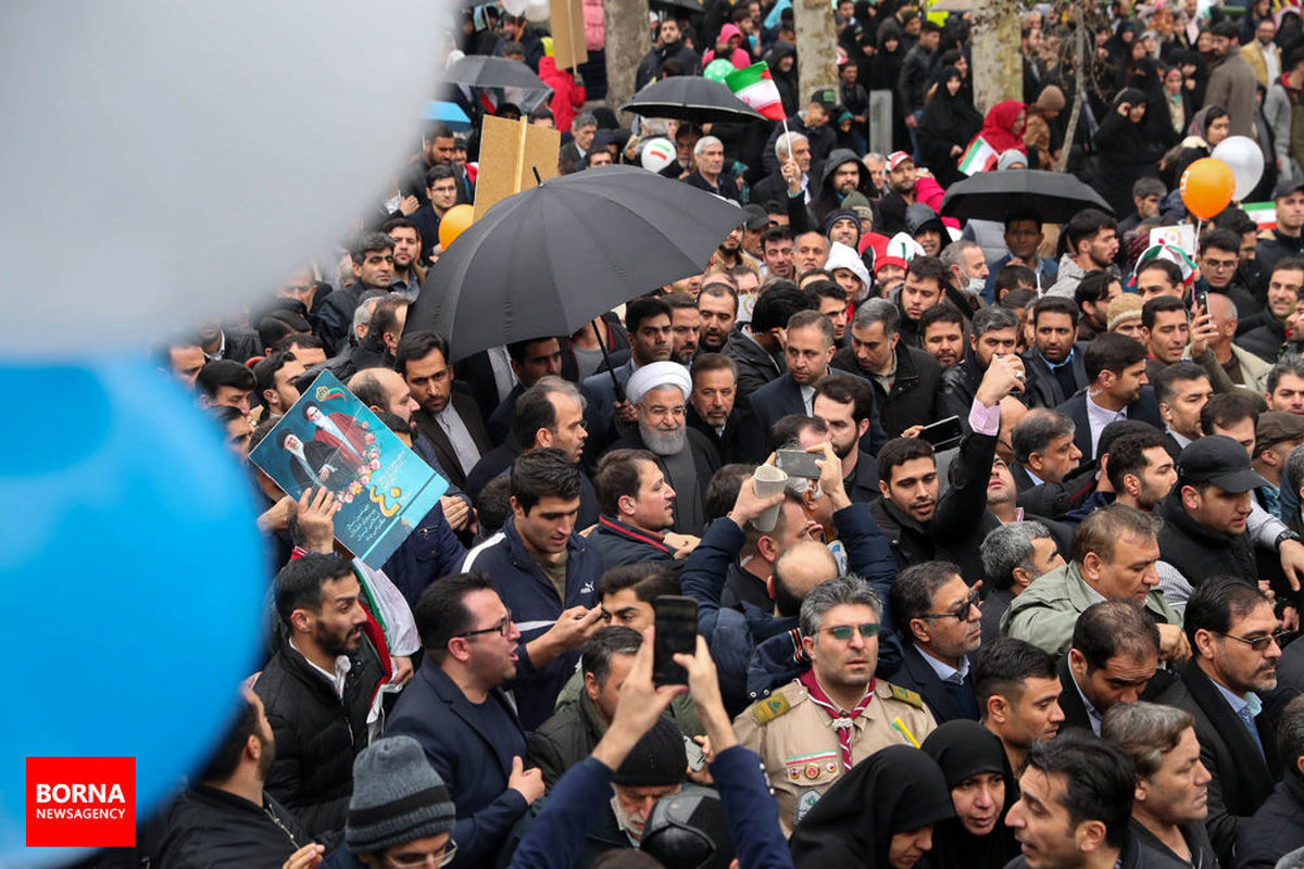 دکتر روحانی: حضور پر معنا و آگاهانه مردم در راهپیمایی پیگیری خدمات را مضاعف کرد/ در مقابل بزرگی ملت عزیزمان سر تعظیم فرود می‌آورم