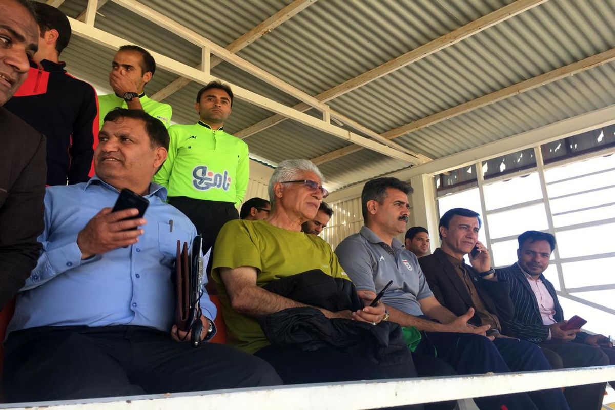حضور سرمربی تیم ملی فوتبال جوانان در بوشهر