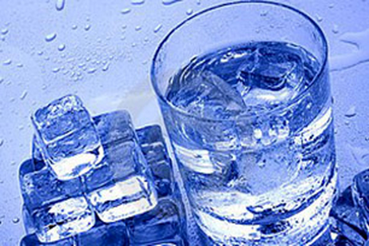 عوارض مرگبار نوشیدن آب یخ