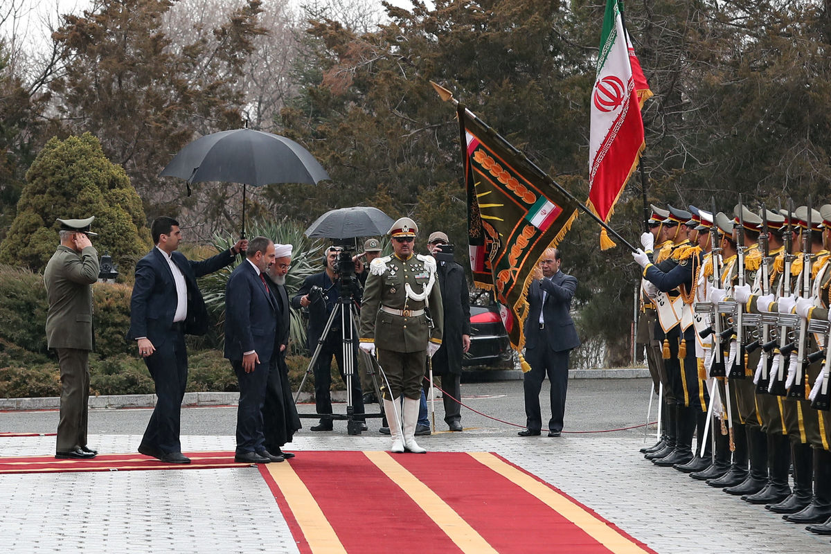 استقبال رسمی روحانی از نخست وزیر ارمنستان