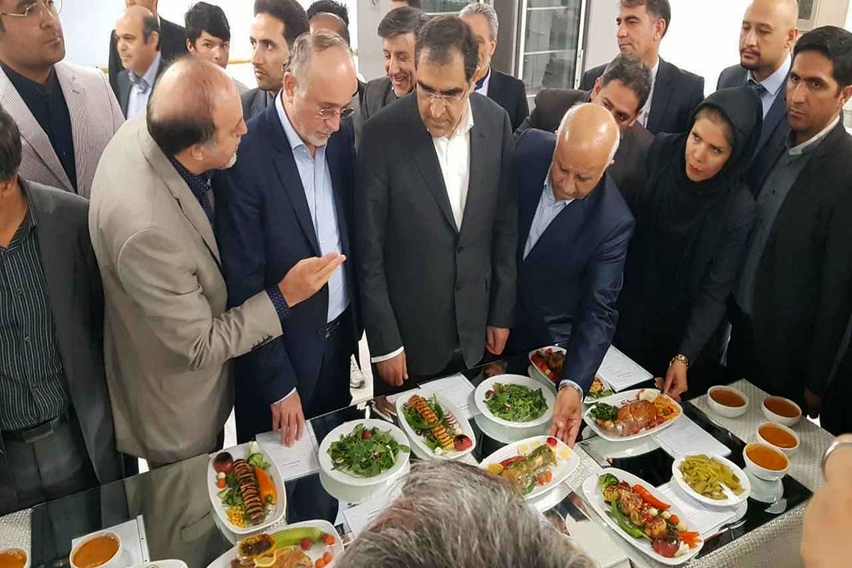 پروژه مرکز تهیه غذای بیمار در شهر گرمدره با حضور وزیربهداشت و استاندار افتتاح شد