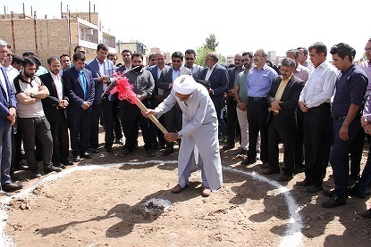 کلنگ احداث مدرسه ۶ کلاسه خیرساز در شهرستان سیرجان به زمین زده شد