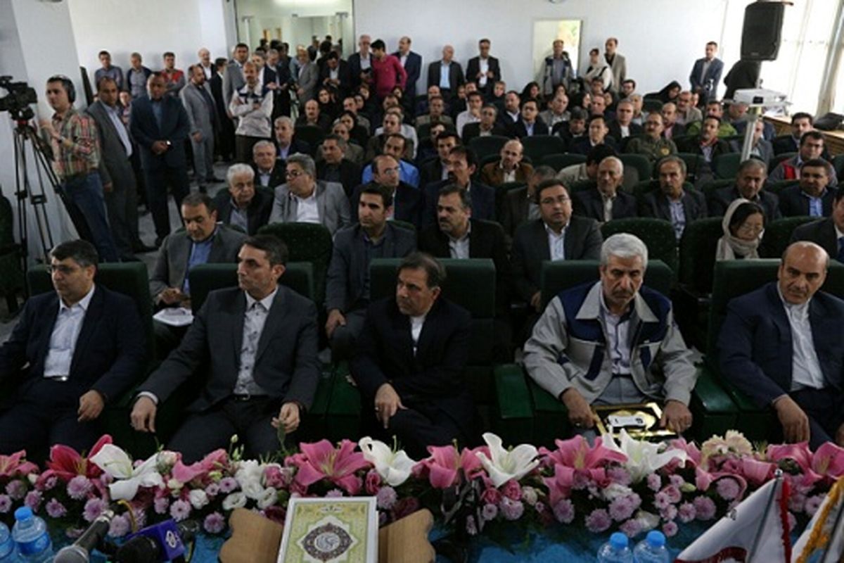 قرارداد ساخت ۵۰ دستگاه لوکوموتیو باری در اراک امضا شد