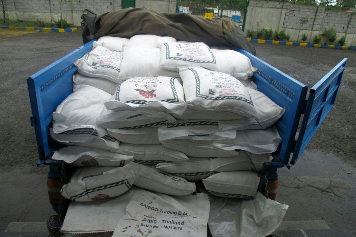 کشف بیش از ۲ تن برنج قاچاق در آستارا