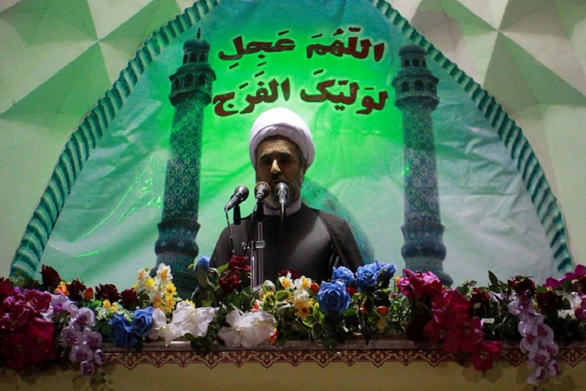 معارف سیاسی امام راحل راه رهایی از مشکلات است