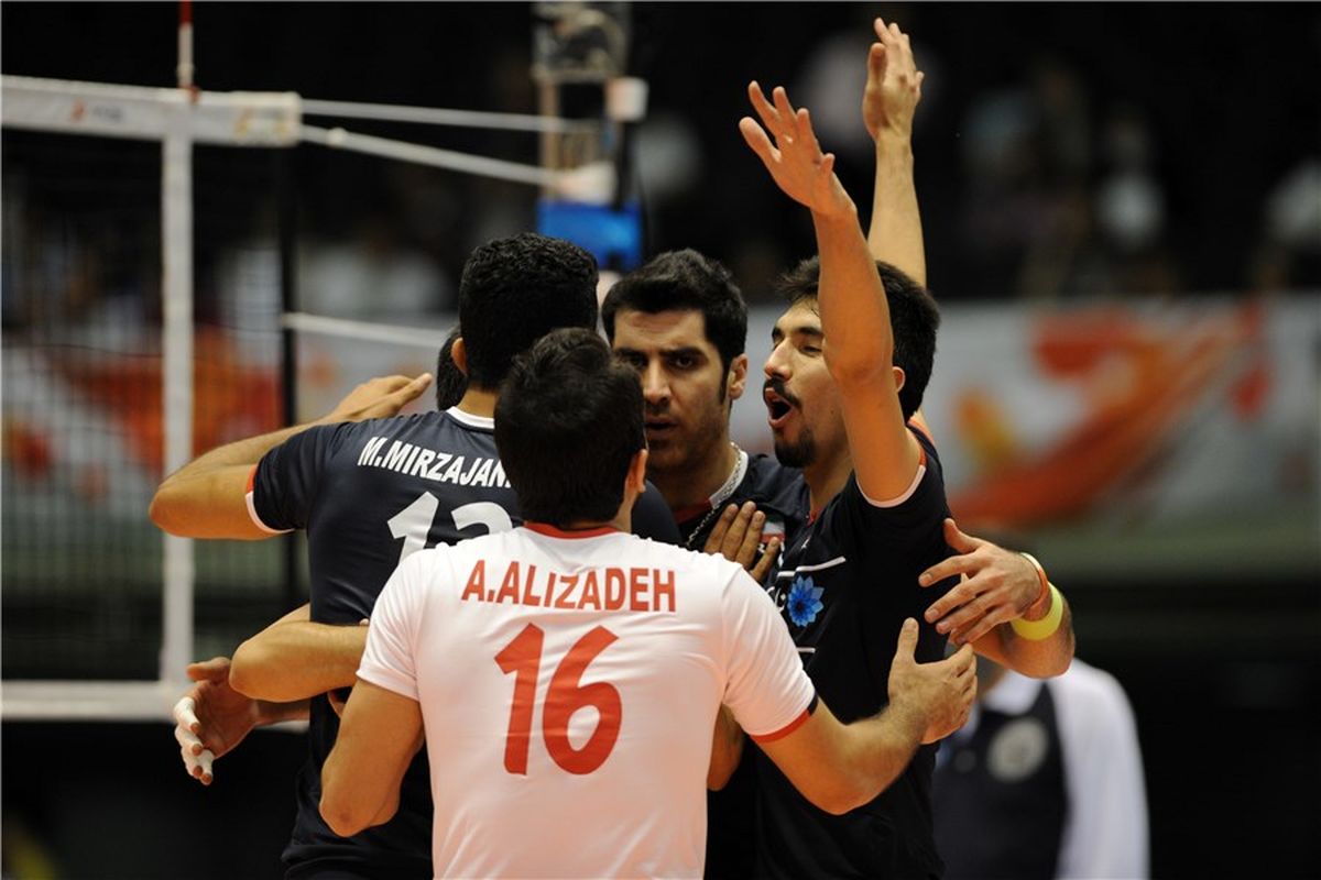 کاروان والیبال ایران به روئن رسید