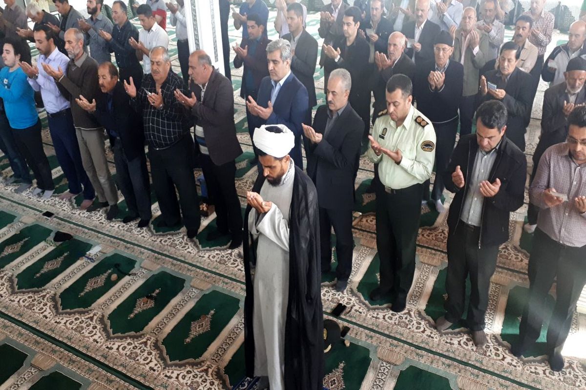 حضور استاندار گیلان در نماز عید فطر بخش دیلمان شهرستان سیاهکل