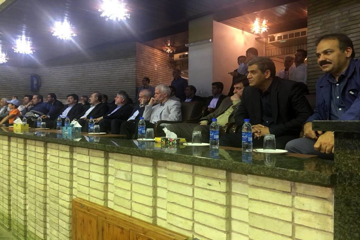 صالحی امیری و معاون وزیر ورزش و جوانان در سالن بسکتبال آزادی حاضر شدند