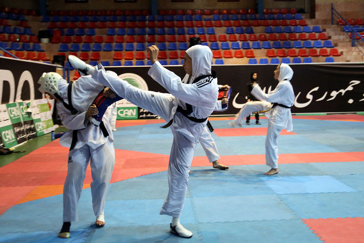 رقابت‌های تکواندو قهرمانی دختران کشور در قم آغاز شد