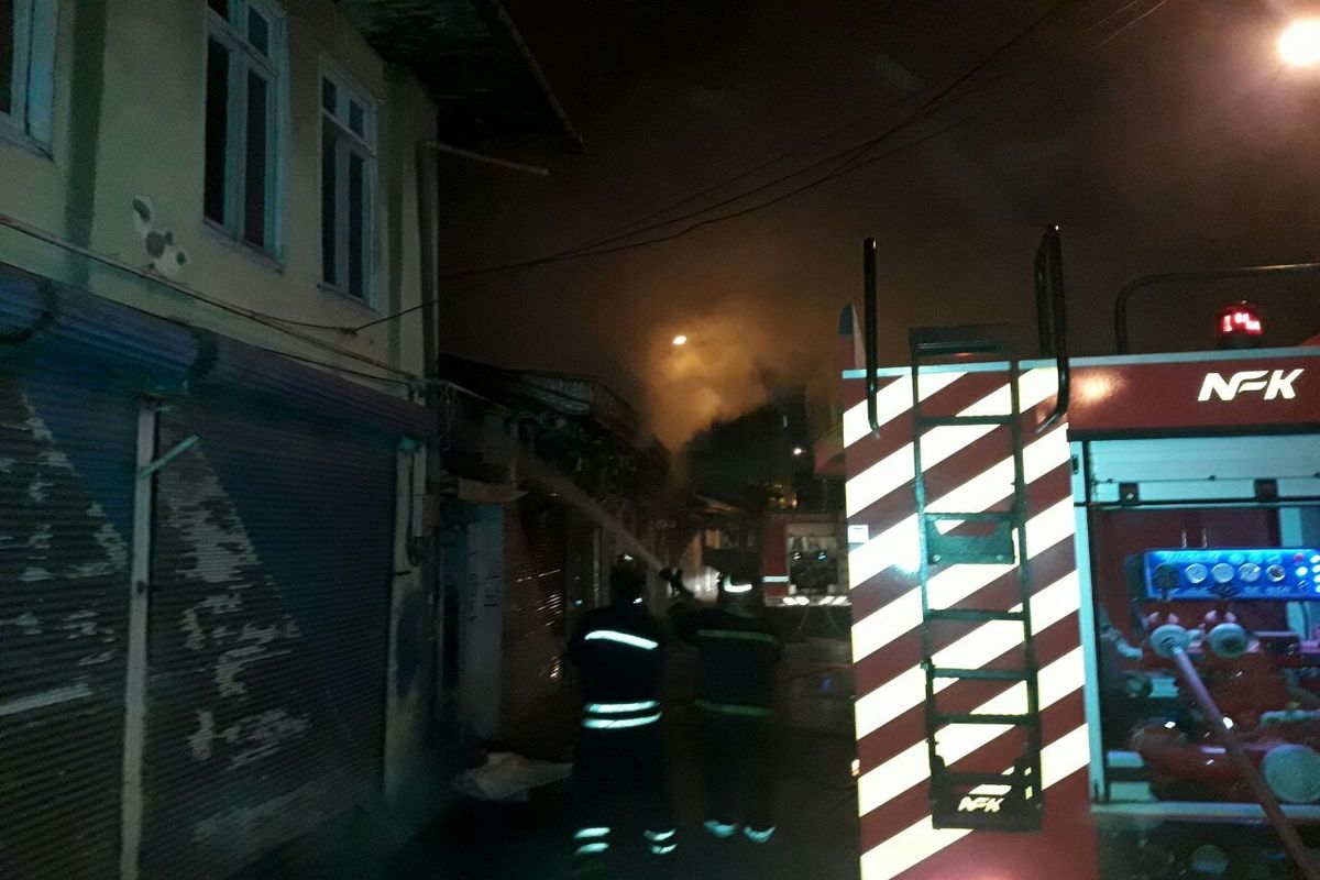 آتش سوزی چهار واحد تجاری در رودسر