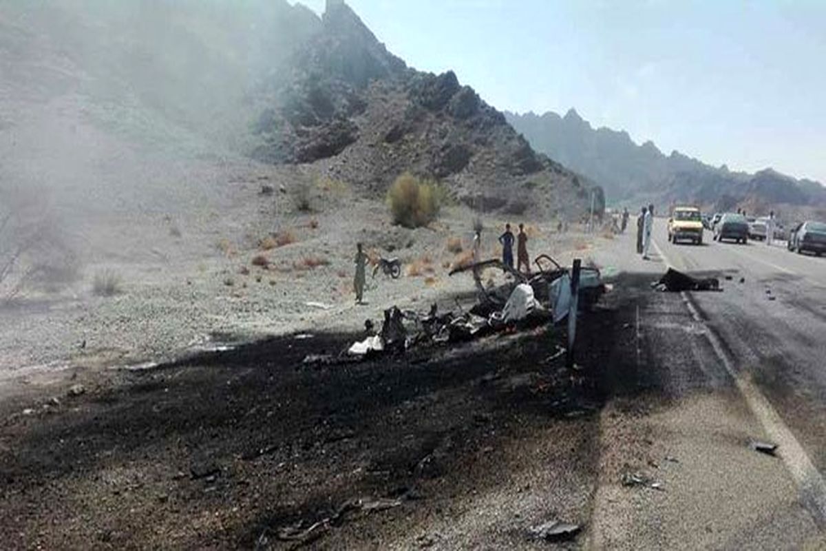 تصادف مینی بوس با پراید در مسیر ایرانشهر- سرباز/  سه کشته و ۲۴ مجروح