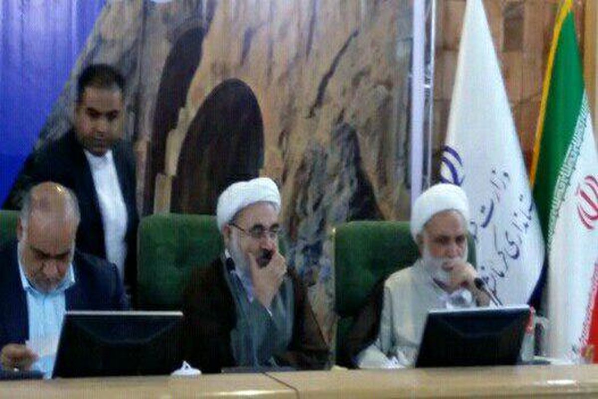 برای اصلاح مملکت  باید آموزش و پرورش و دانشگاه اصلاح شود