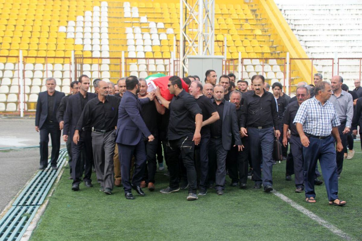 وداع با پیکر فوتبالیست ملی پوش اسبق گیلانی در ورزشگاه شهیدعضدی رشت