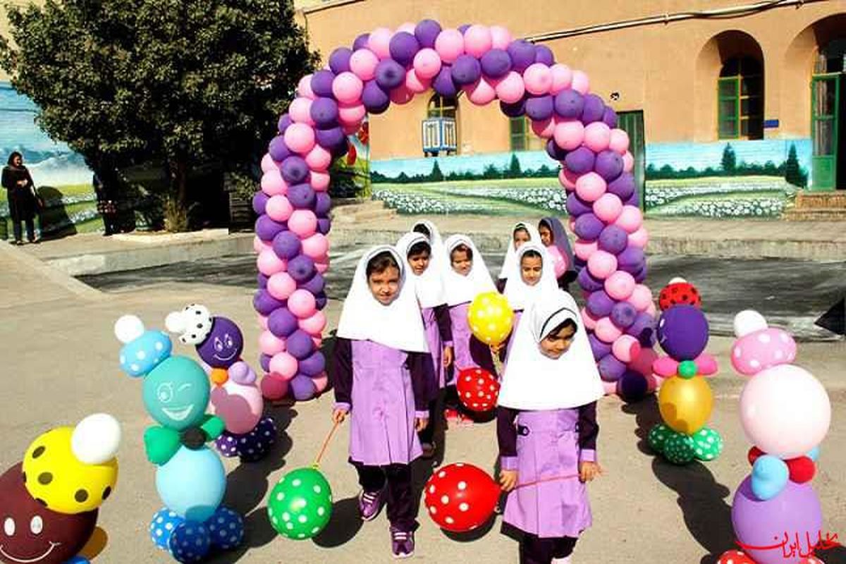 جشن شکوفه ها در۷۴۰ مدرسه در سطح استان ایلام برگزار می شود