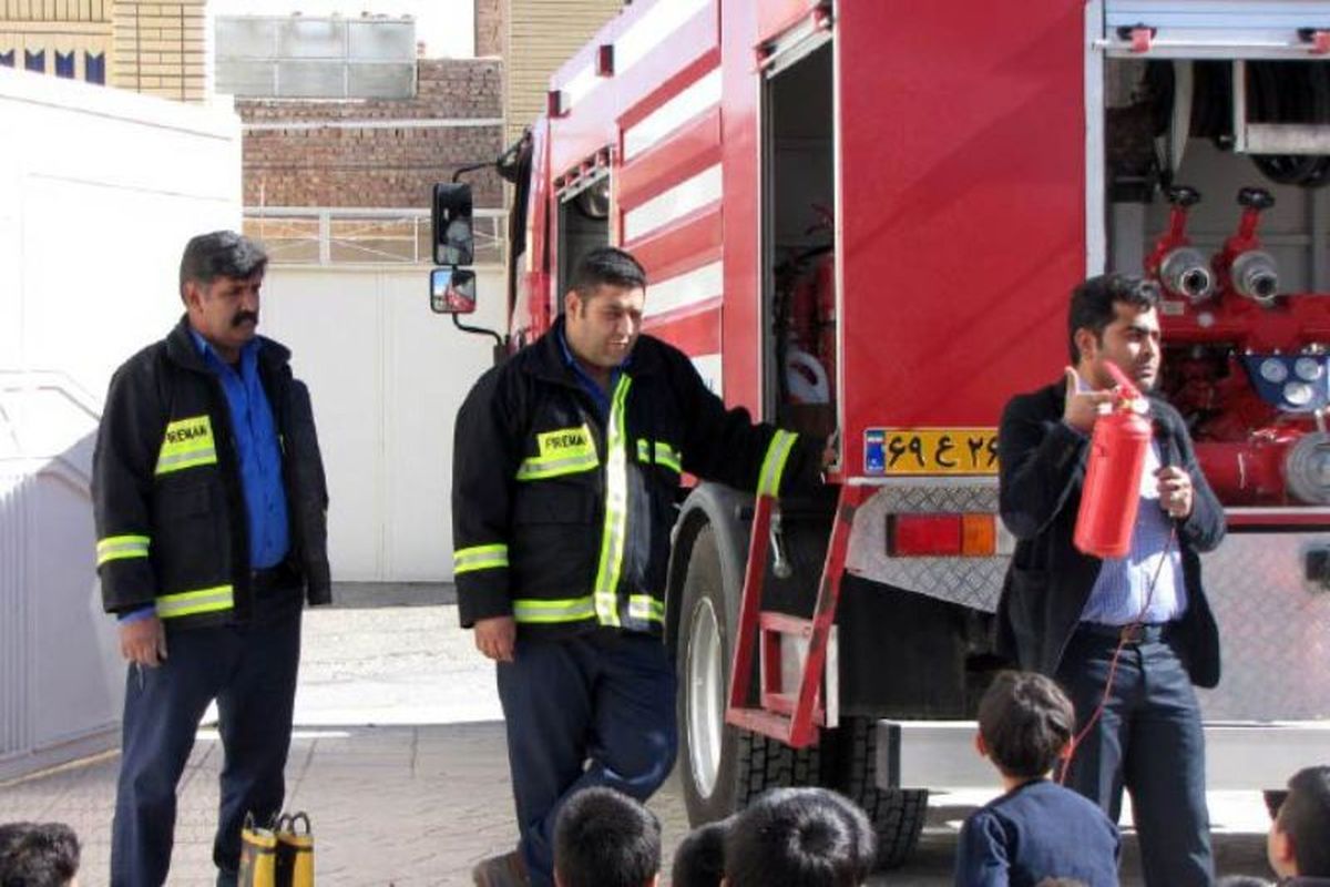 آتش نشانان تهران در مدارس مستقر می شوند