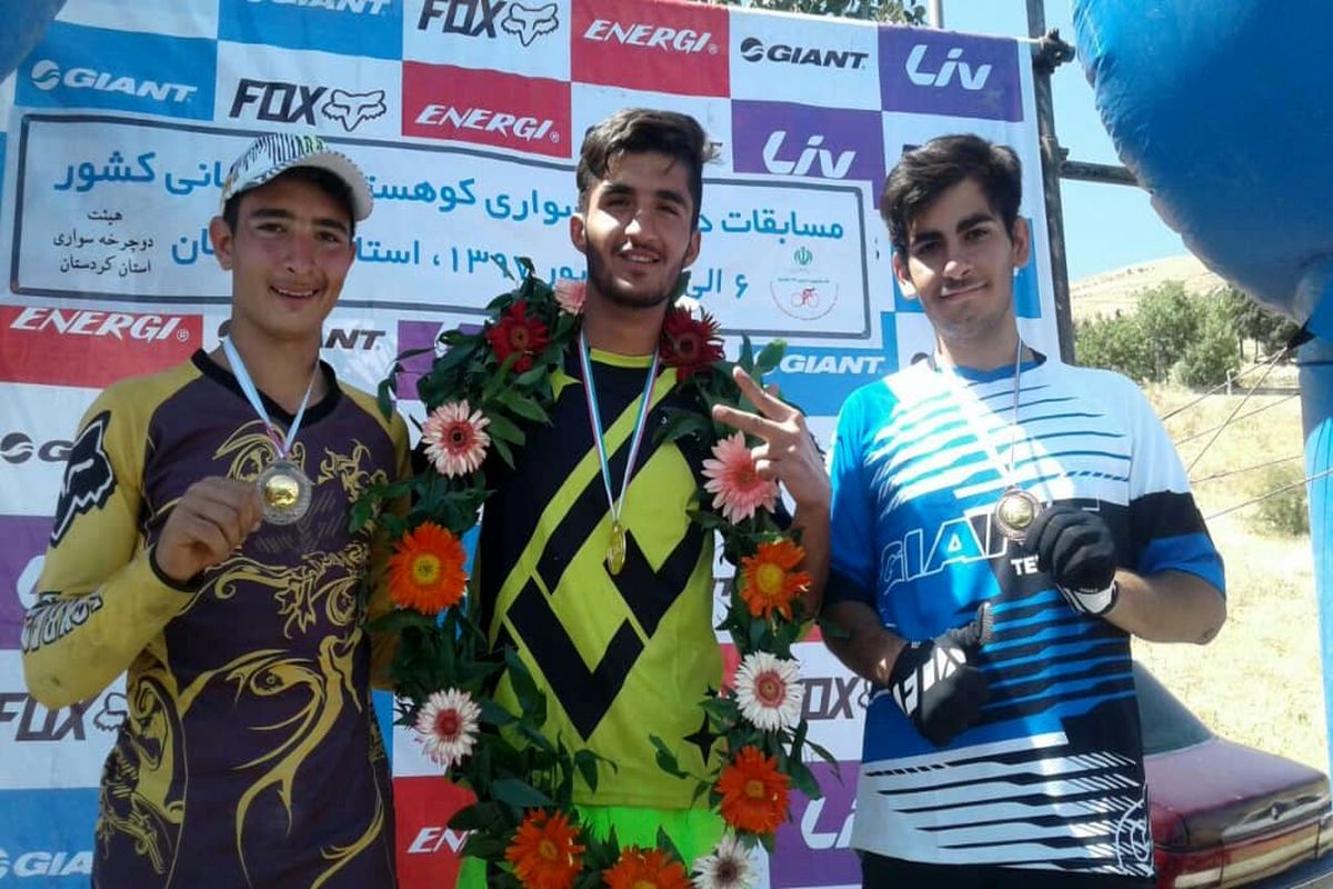 نایب قهرمانی دوچرخه سوار آذربایجان غربی در مسابقات دانهیل جوانان کشور