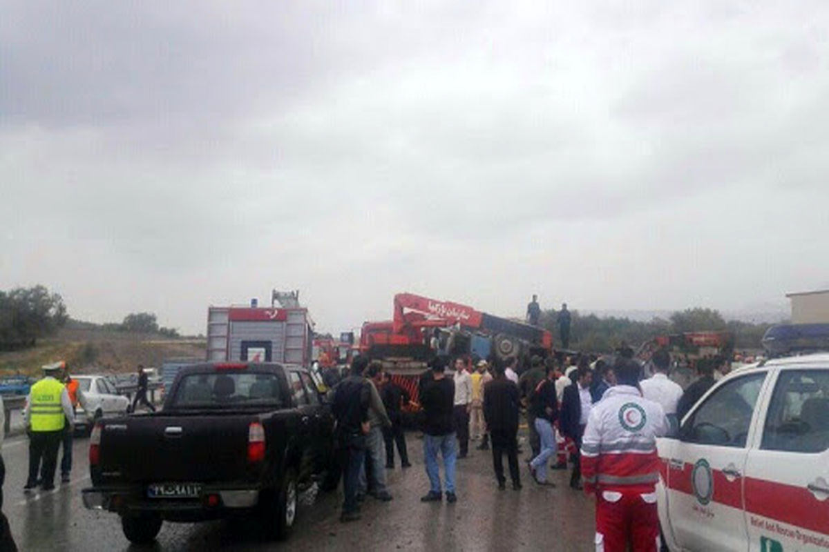 واژگونی اتوبوس حامل دانش آموزان دختر تبریزی/ دو نفر جانباختند