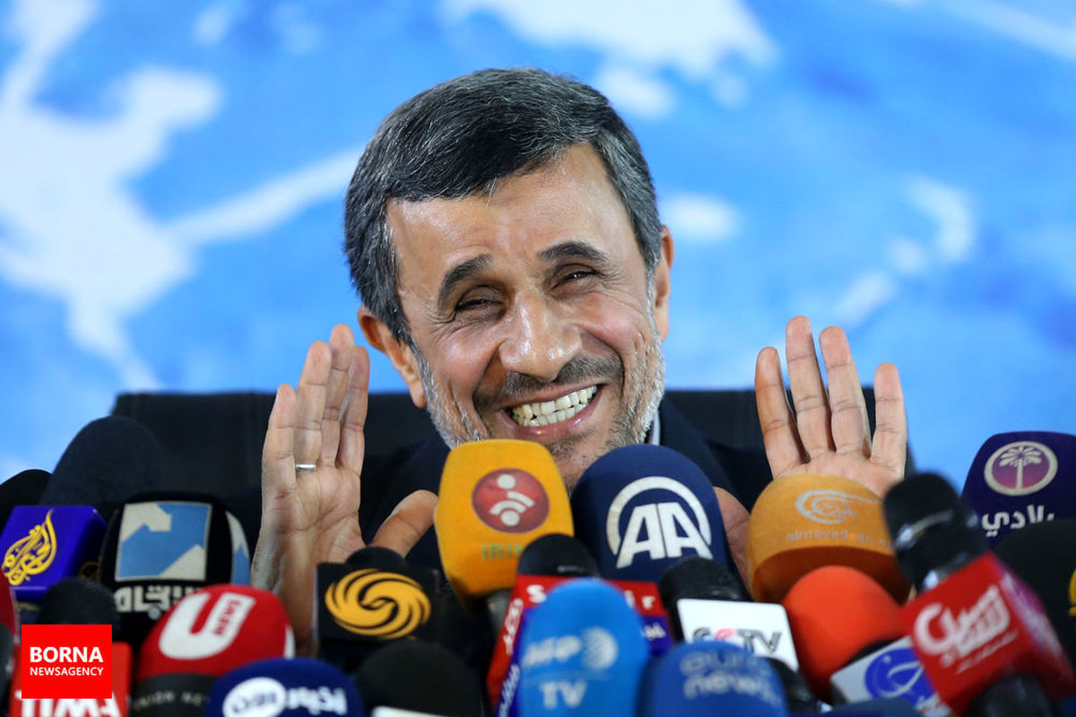 احمدی نژاد دچار معلولیت ذهنی شده است/ او را فورا در بیمارستان روانی بستری کنید