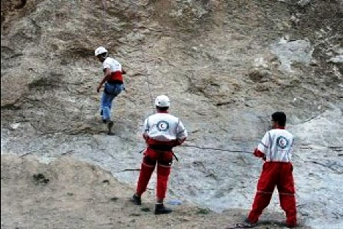 امدادرسانان به یاری کوهنوردان در  پراو شتافتند
