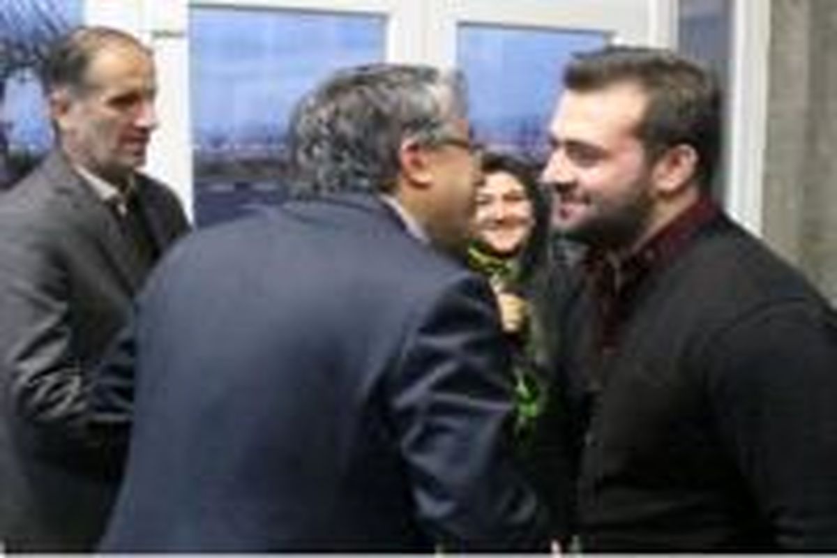 سعید محمدپور در فرودگاه اردبیل مورد استقبال قرار گرفت