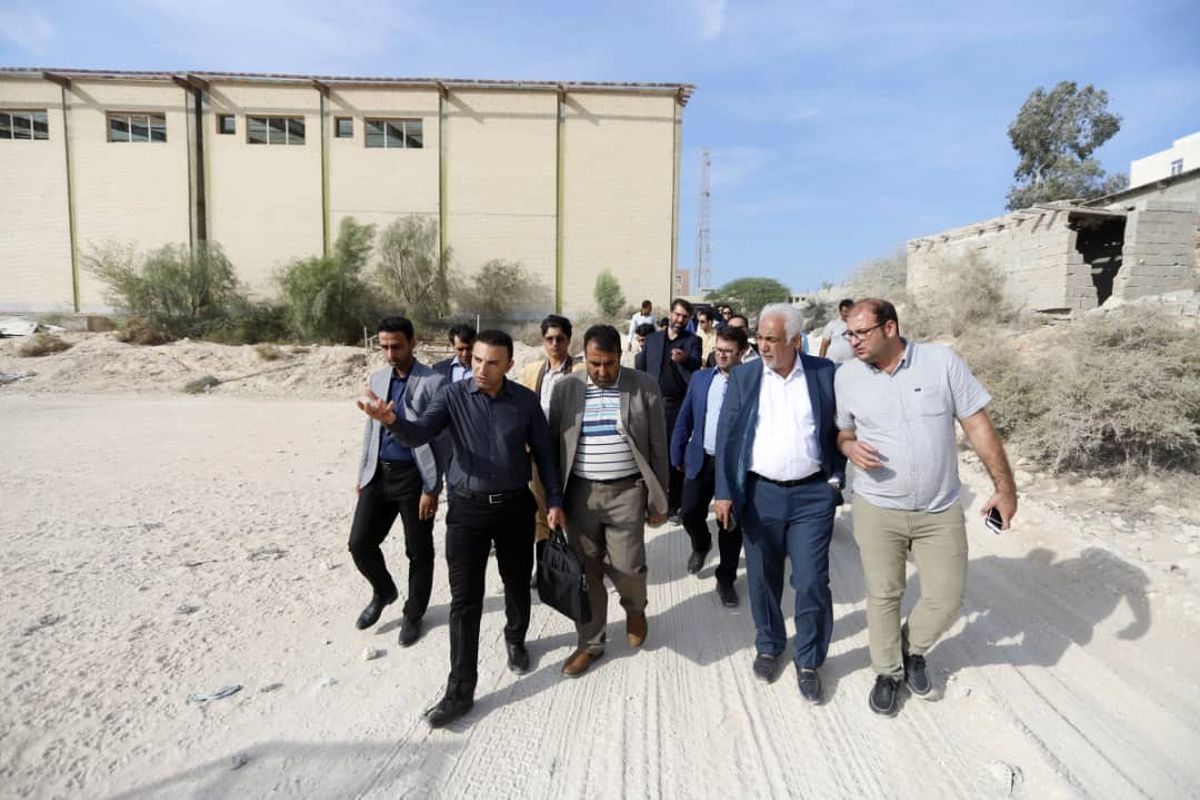 بازدیدمدیرعامل شرکت توسعه و نگهداری اماکن ورزشی کشور از پروژه های ورزشی ملی هرمزگان
