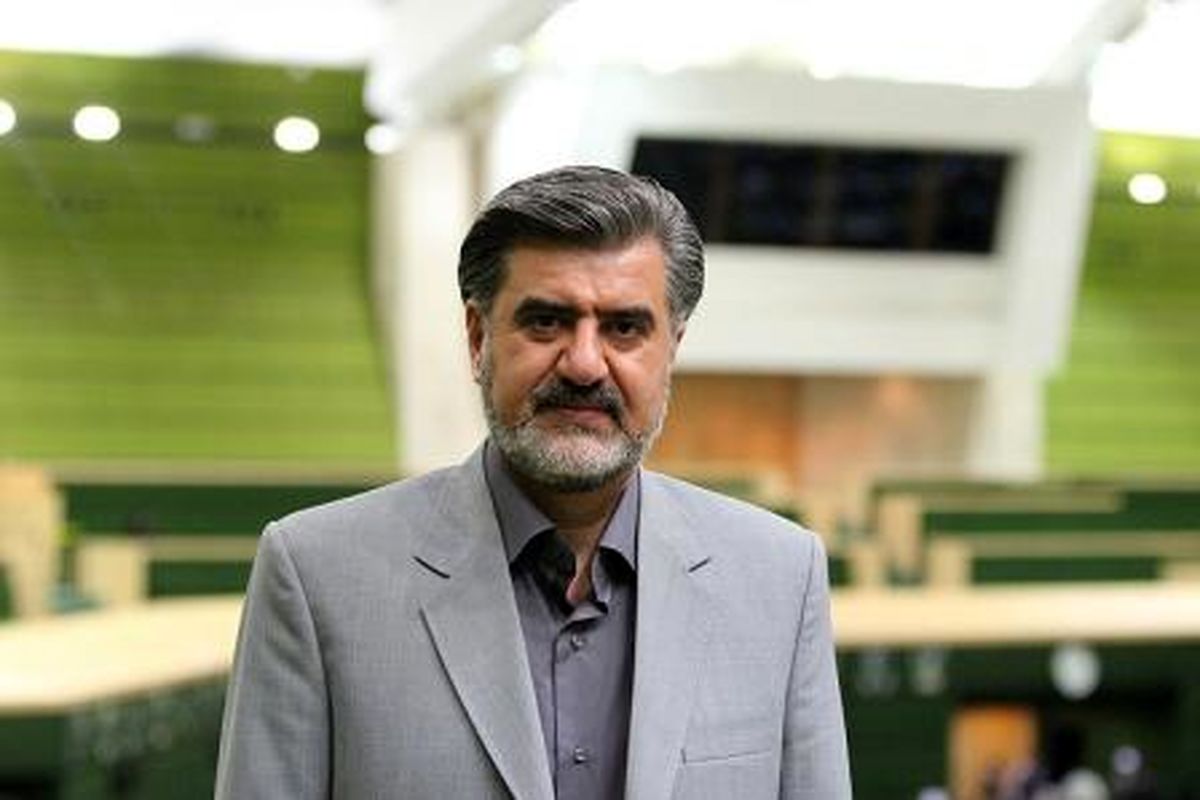 شهردار جدید تهران غیر از سوابق مدیریتی، دانش شهری داشته باشد