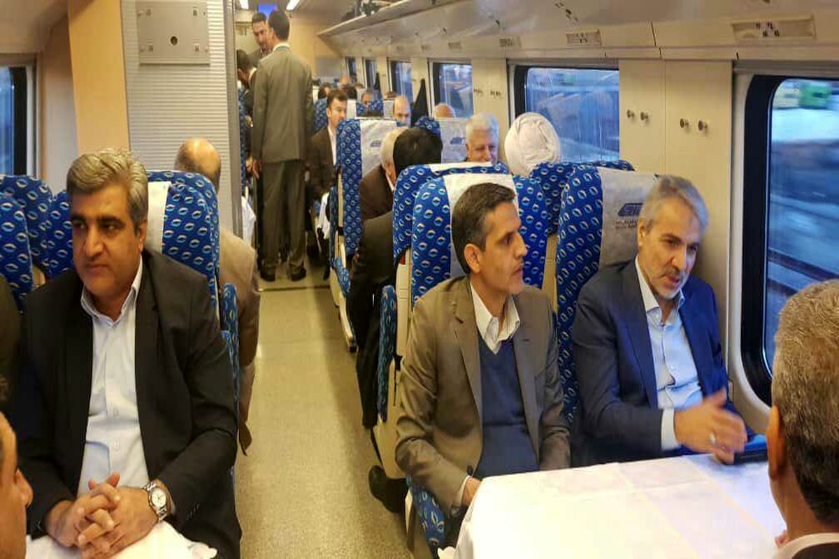 با حضور رئیس سازمان برنامه و بودجه کشور سوت قطار رشت _ قزوین به صدا در می آید